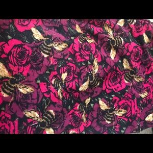 LuLaRoe Floral Bee Leggings
